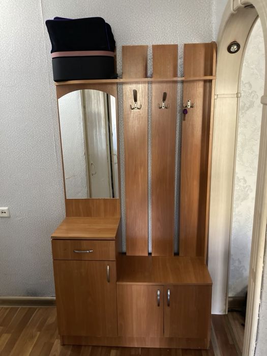 Продается шкаф для прихожей