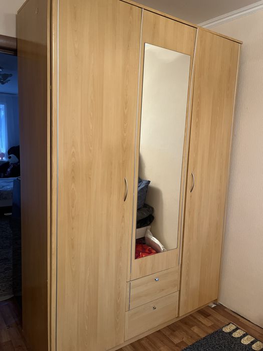 Продам вместительный шкаф