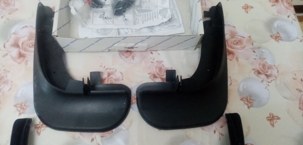 Продаётся брызговики от  фолусвагена caddy