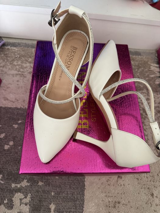 Туфли продам срочно