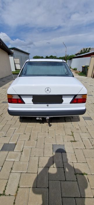 MERCEDES-BENZ E-Class 1989 — imagine 3
