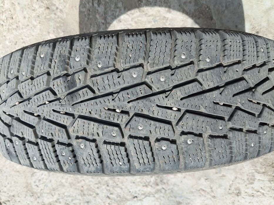 Срочно продам зимние шины 185/60/15