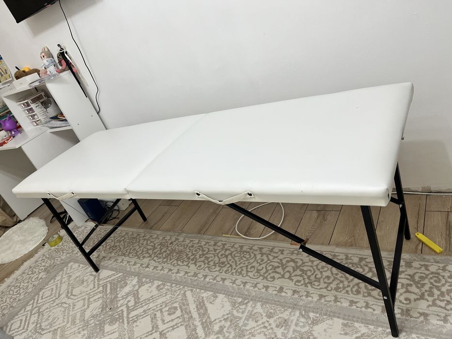 Кушетка для наращивания ресниц / косметологическая