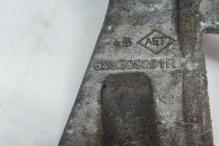 Suport alternator 1.5 dci k9k 688308001R Dacia Logan 2 seria