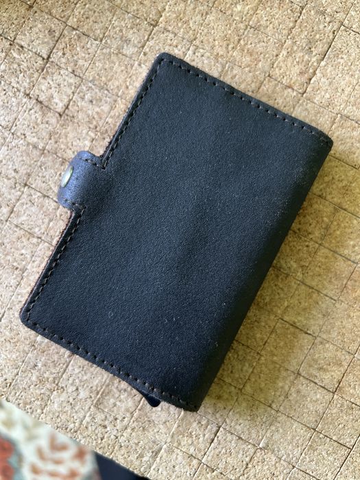 Портфейл и картодържач