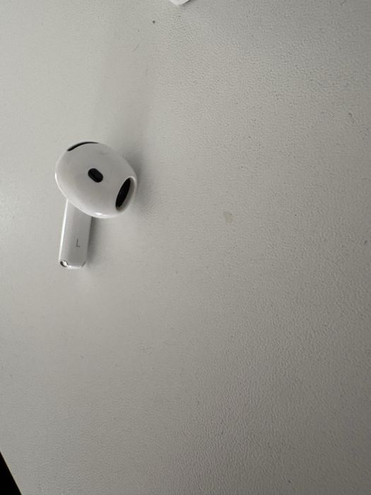 air pods 4(casca stanga+carcasa)