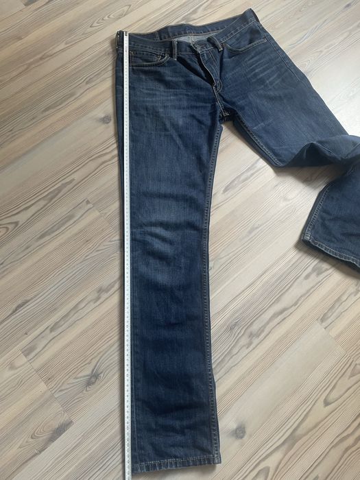 Blugi Levi s barbati