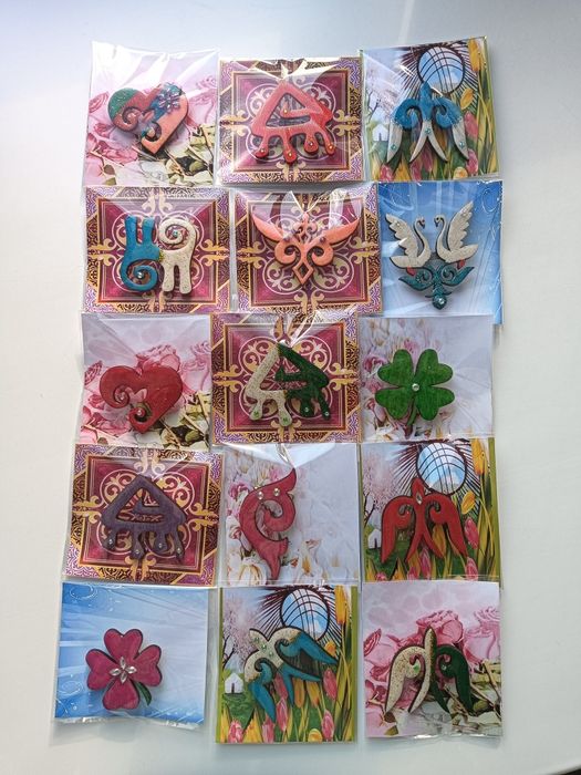 Продам этно брошь с разным цветами