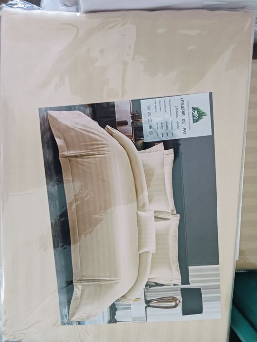 Lenjerie Damasc  6 piese cu multe cadouri la o comanda dată