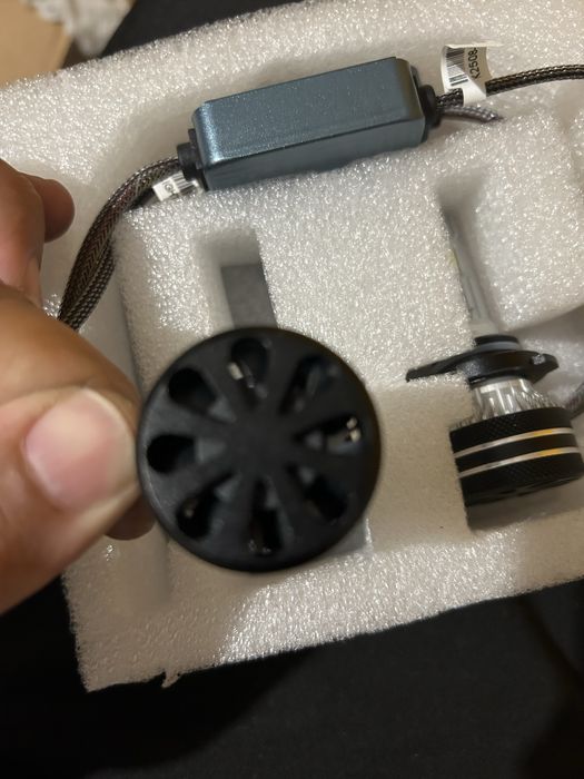 Автомобилни лед крушки HB4