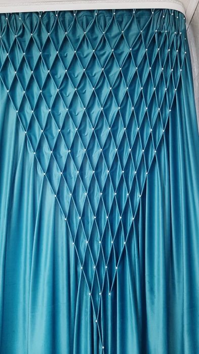 Продам шторы для гостинной