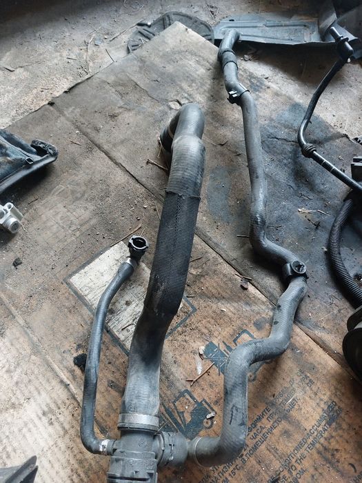 Тръби антифриз е90 е91 бмв  2.0д 184кс bmw e90 e91 2.0d