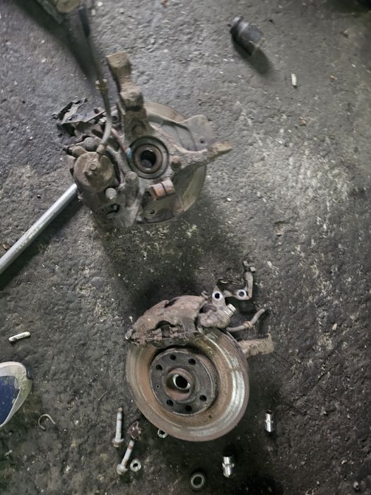 Fuzeta stanga dreapta Opel astra g 1.7 4prezoane