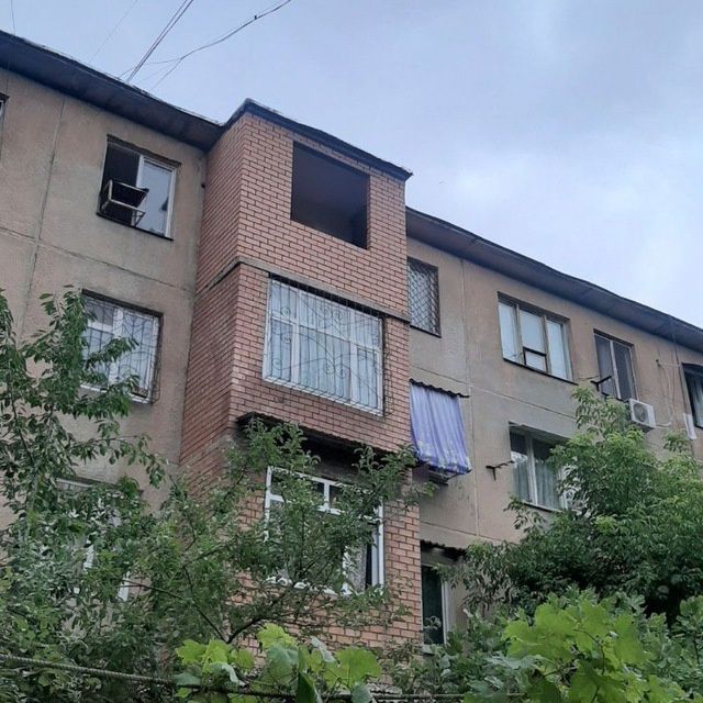 Balkonga sifatli g'isht teramiz. Мастер кладки кирпича.