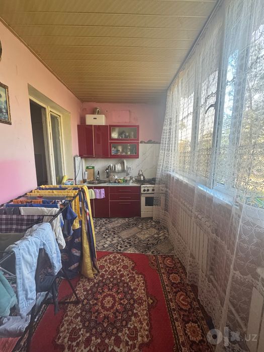 Своя 3в4 комн. Квартира в центре Янгиюля