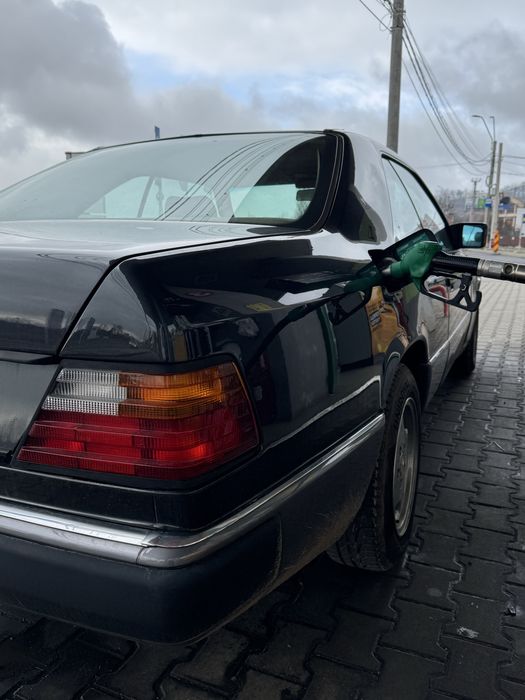 Mercedes C124 CE300 atestat retro