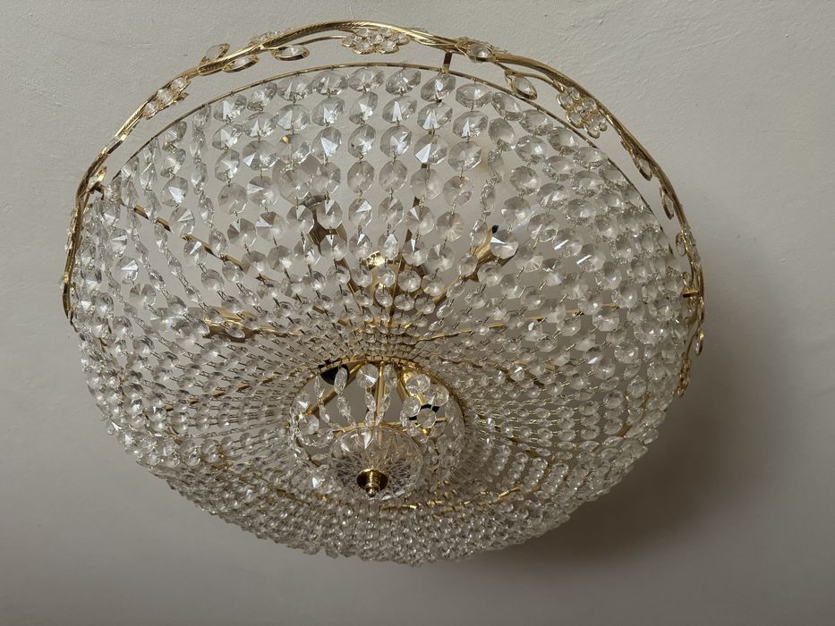 Продам люстру хрустальную