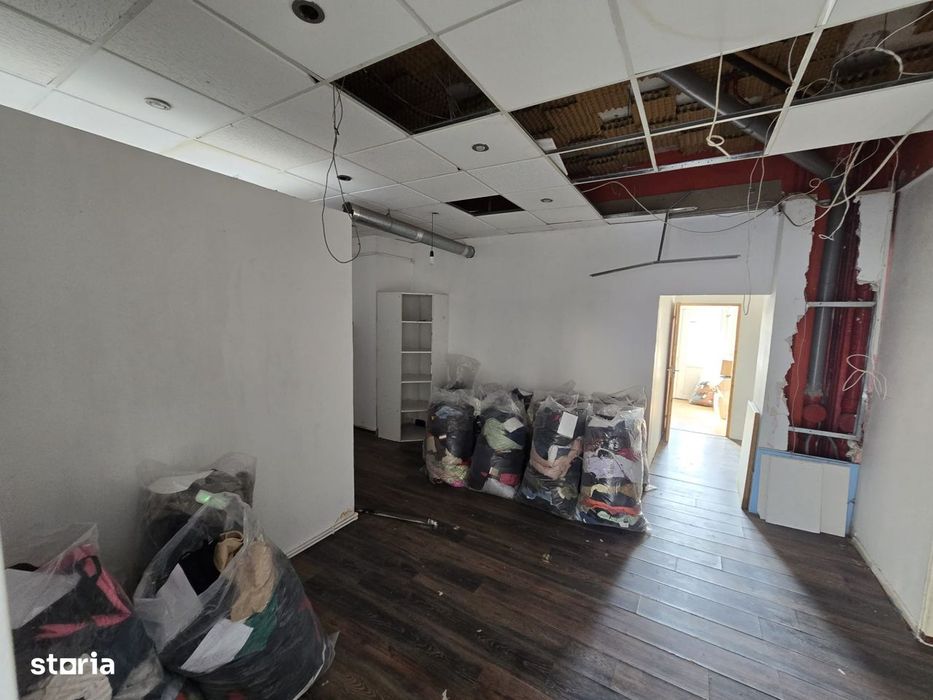 Inchiriere Spatiu Comercial Vitrat, 140 mp Dacia - Statia Bicaz