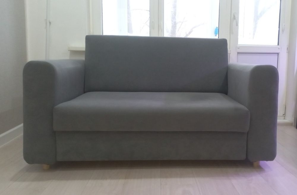 Продам маленький диван