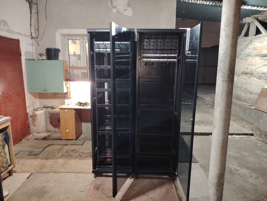 шкаф серверный  большие