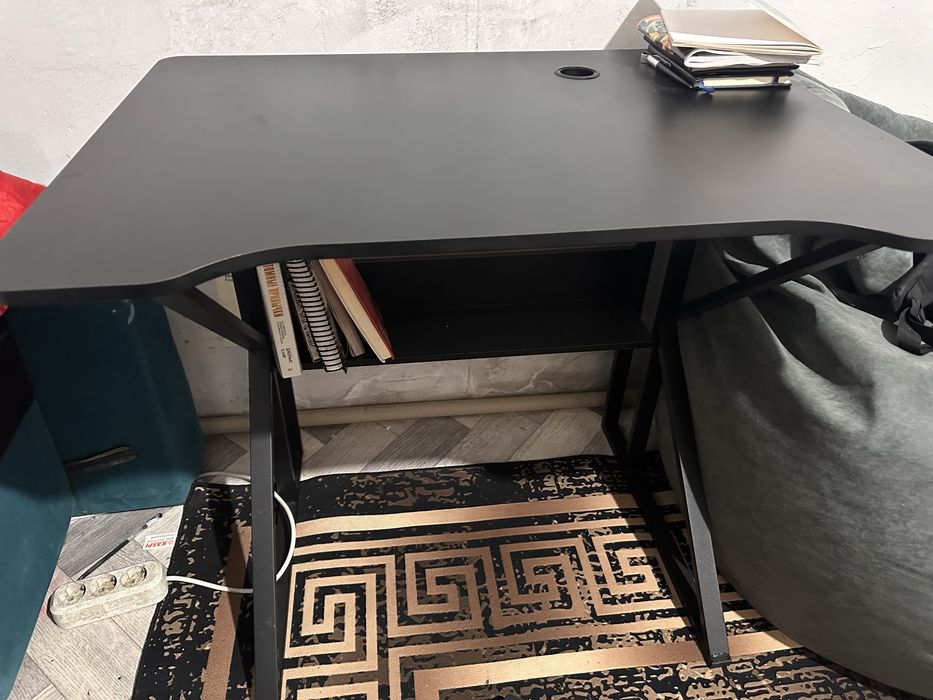 Продам рабочий/письменный стол