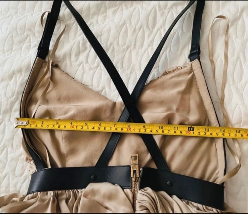 Rochie de ocazie Burberry cu spatele gol, matase naturala 100%