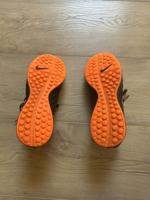 Ghete fotbal nike tiempo