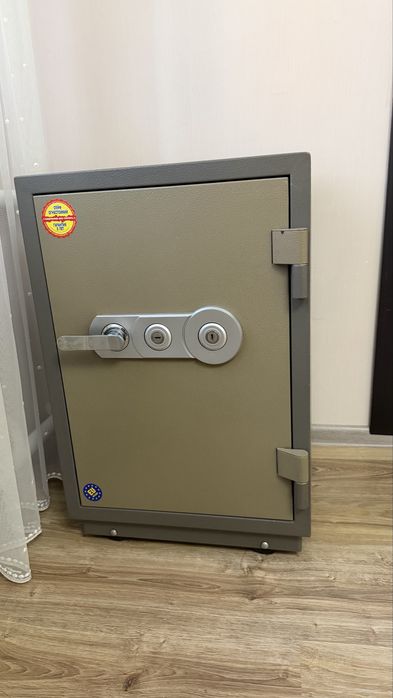 Продам сейф 250 тысяч