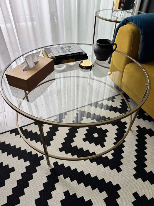 Vand masute de cafea din sticla Mobexpert. Se vand si separat.