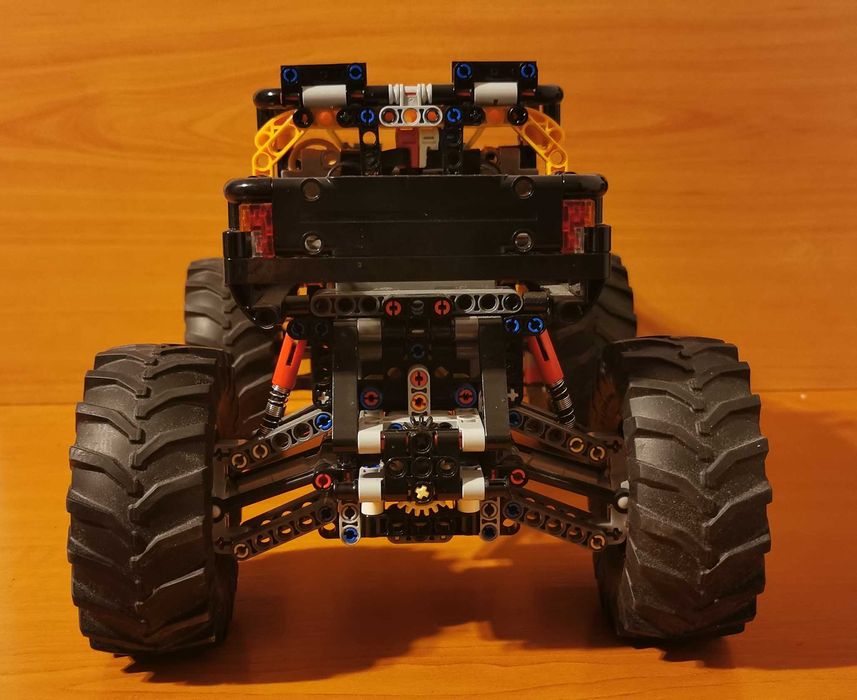 Lego Technic 42099 4x4 X-treme Off-Roader - Проходим Джип с блутут
