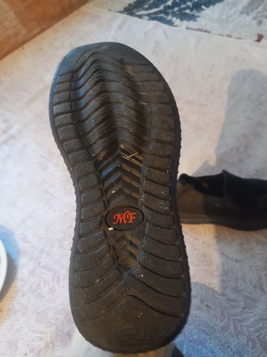 KRASOVKA YANGI BREND MF RAZMER 37 shoshiling erkaklarniki