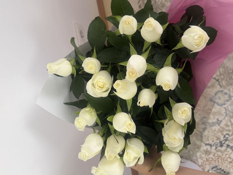 Ак роза букет 19 штук
