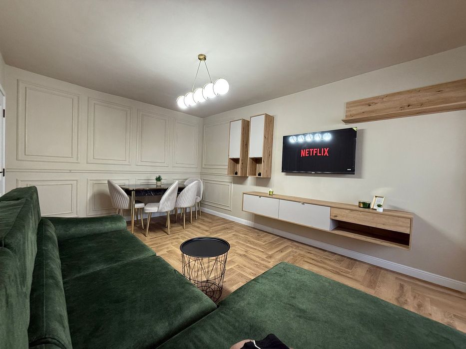 Închiriez apartament