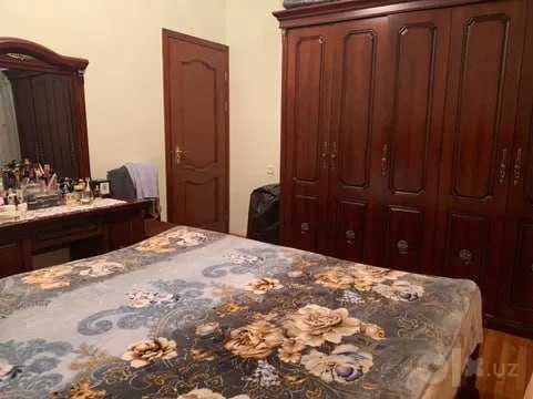 Ойбекда квартира сотилади 4/9/9, майдони 110 м2
