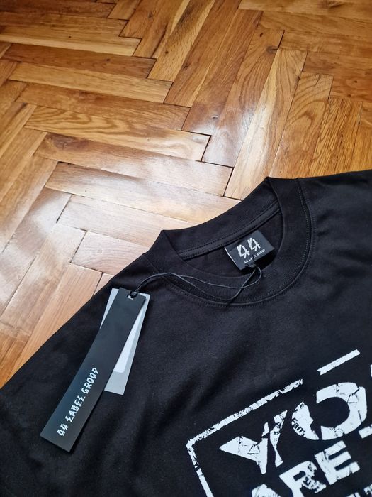 Страхотна мъжка тениска 44 LABEL GROUP  размер  S M L XL 2XL 
Най-висо