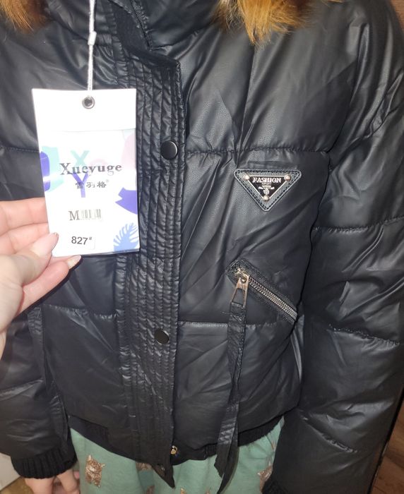 Продам курточку НОВУЮ