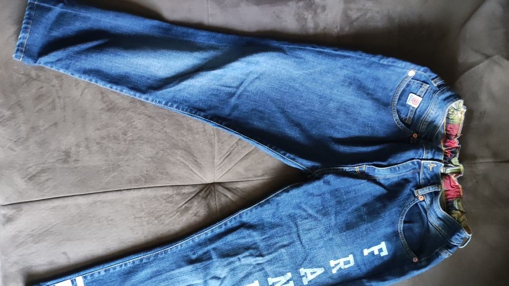 Дамски дънки и кожен панталон