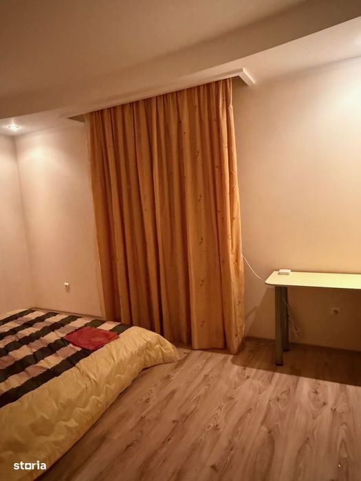 Proprietar vand locuință si teren