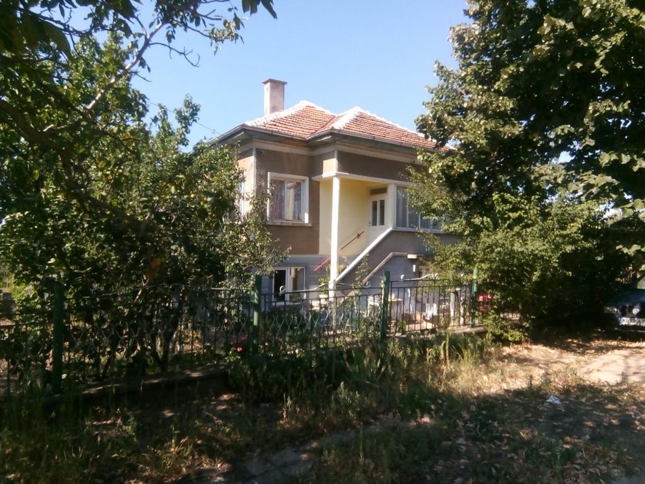 Къща-вила в село Бела Рада