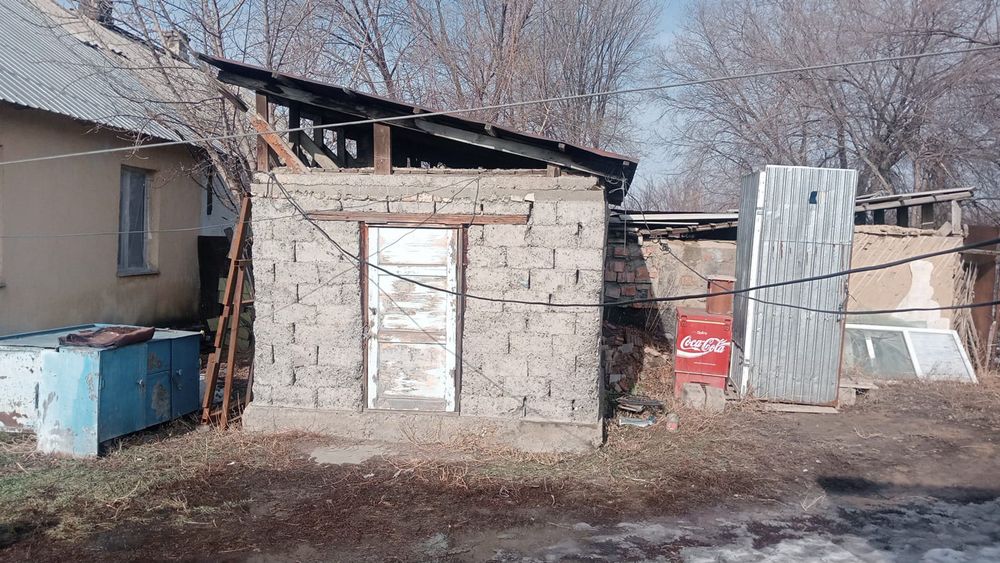 Срочна уй сатылады 17 мил