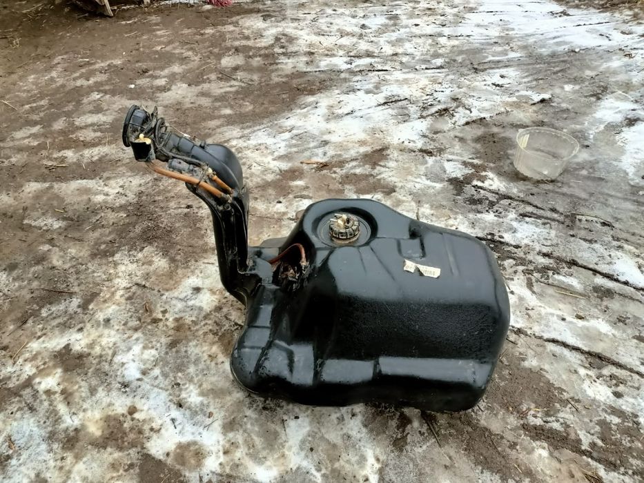 Бензобак пассат 50000