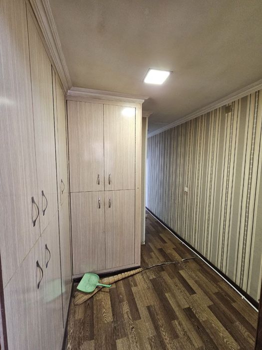 Mikrorayondq uy sotiladi 4x xonali + 6 metrlik veranda! Ipoteka bor!