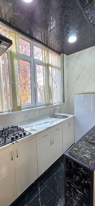 Чиланзар -11 квартал. Евро 1в2-х . Ор-р Шер Кафе.