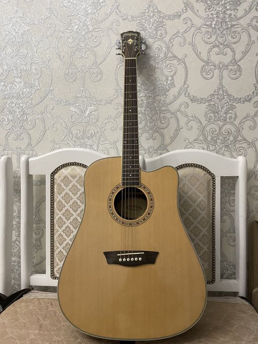 Гитара почти новый