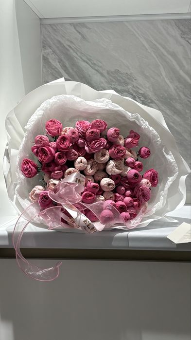 Свежи букет куставых роз