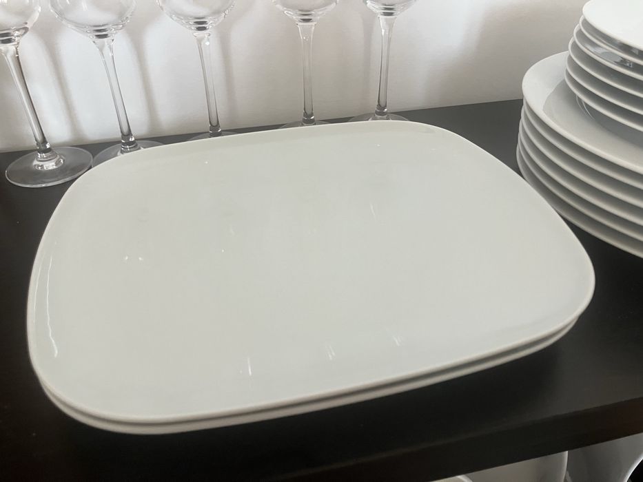 Фарфоровое сервировочное блюдо Ikea