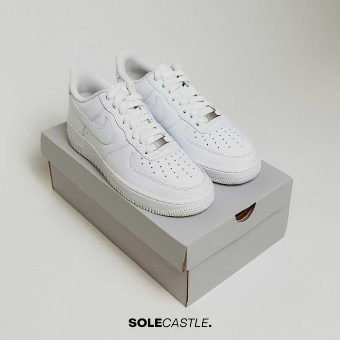 Nike Air Force 1 07 'Triple White'