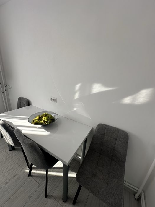 Regim hotelier. Ap. 3 camere decomandat, lux, Panini/BT