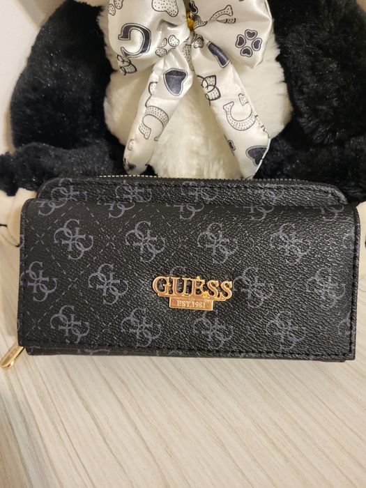 Portofele dama diferite culori si mărci