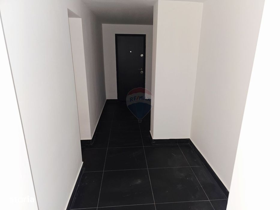 Apartament cu 5 camere de vânzare în zona Precista